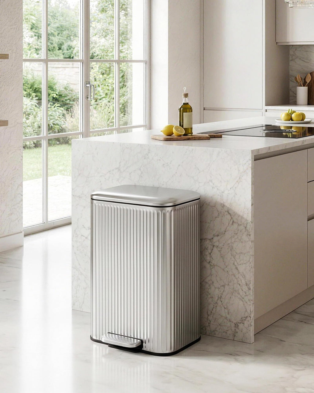 50L Step Trash Can with Soft Close Lid Z373079